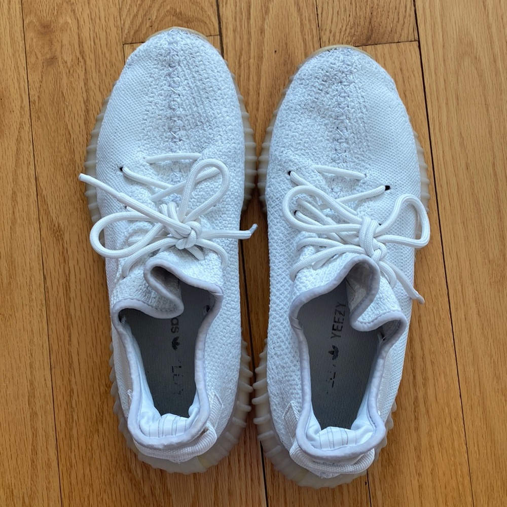 White Yeezy 350 in size large
